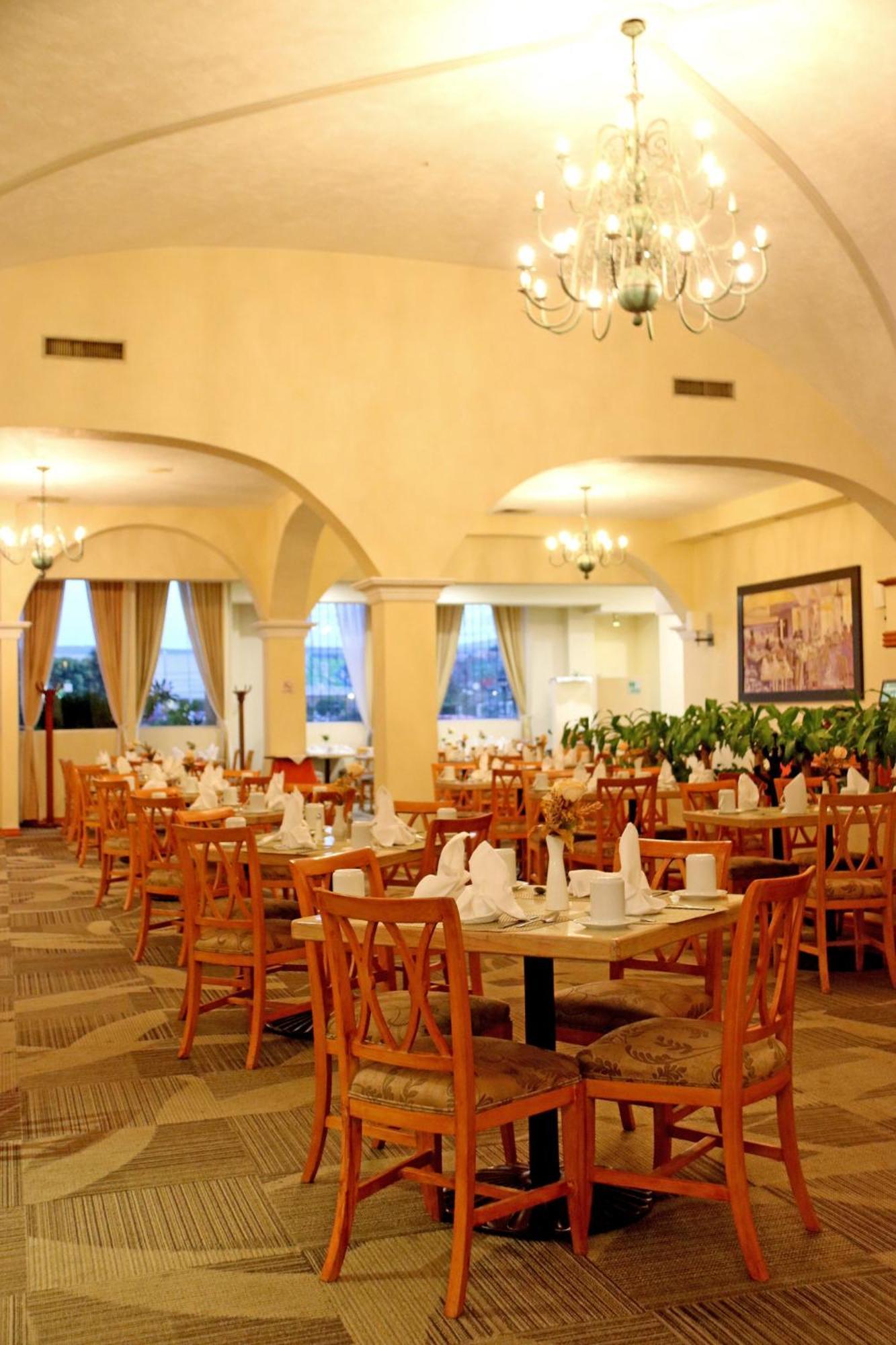 Holiday Inn La Piedad By Ihg Экстерьер фото