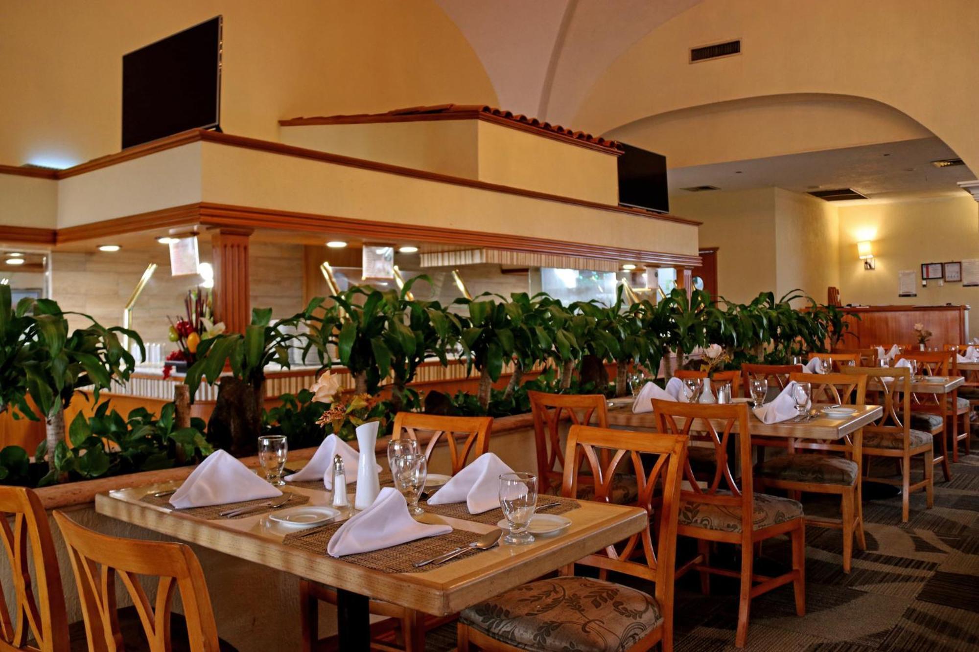 Holiday Inn La Piedad By Ihg Экстерьер фото