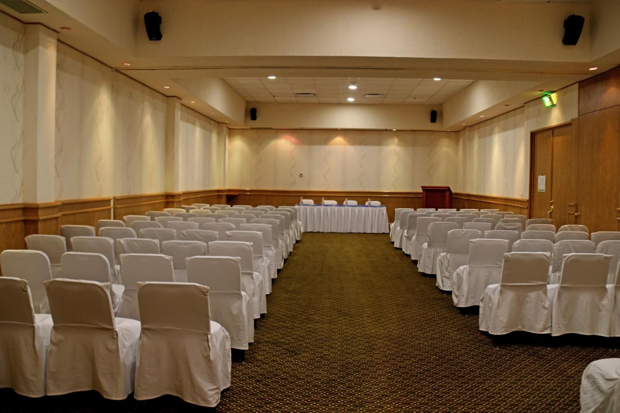 Holiday Inn La Piedad By Ihg Экстерьер фото