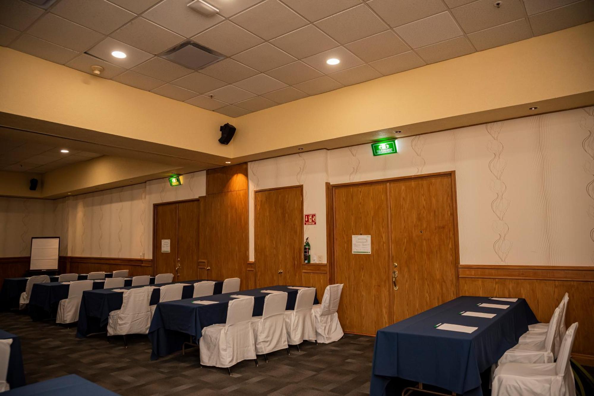 Holiday Inn La Piedad By Ihg Экстерьер фото