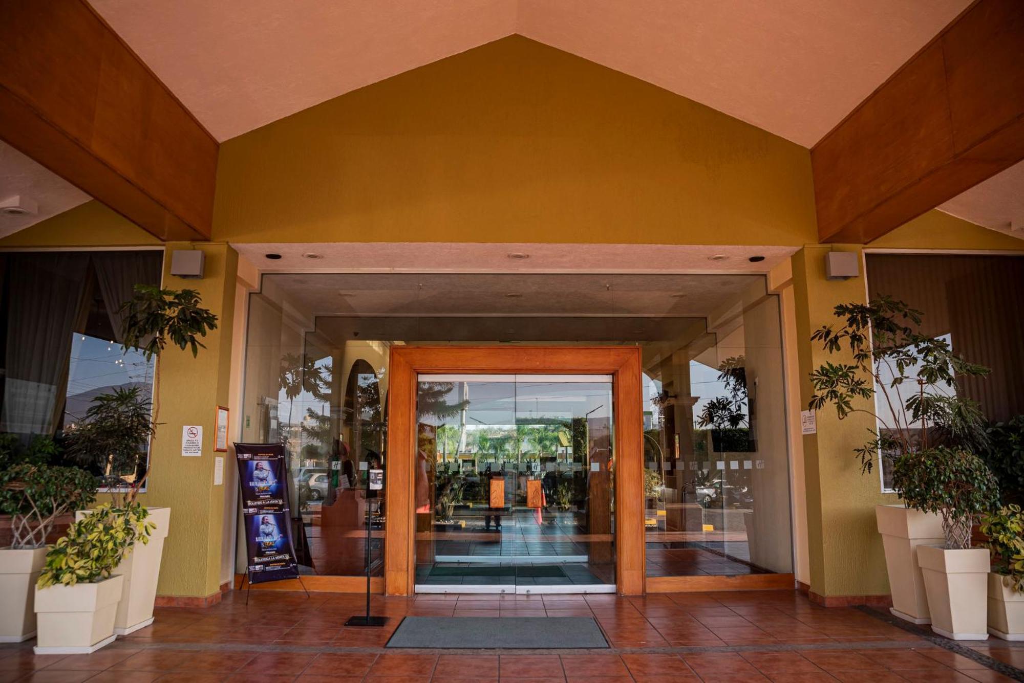 Holiday Inn La Piedad By Ihg Экстерьер фото