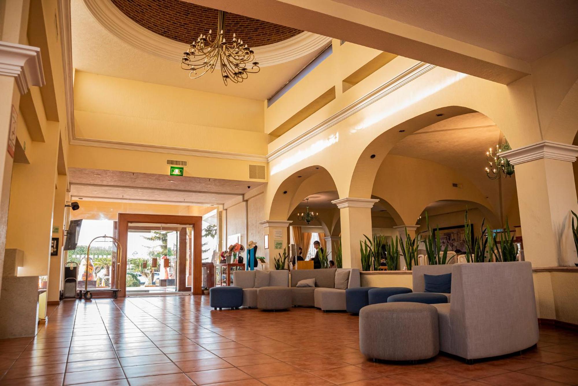 Holiday Inn La Piedad By Ihg Экстерьер фото
