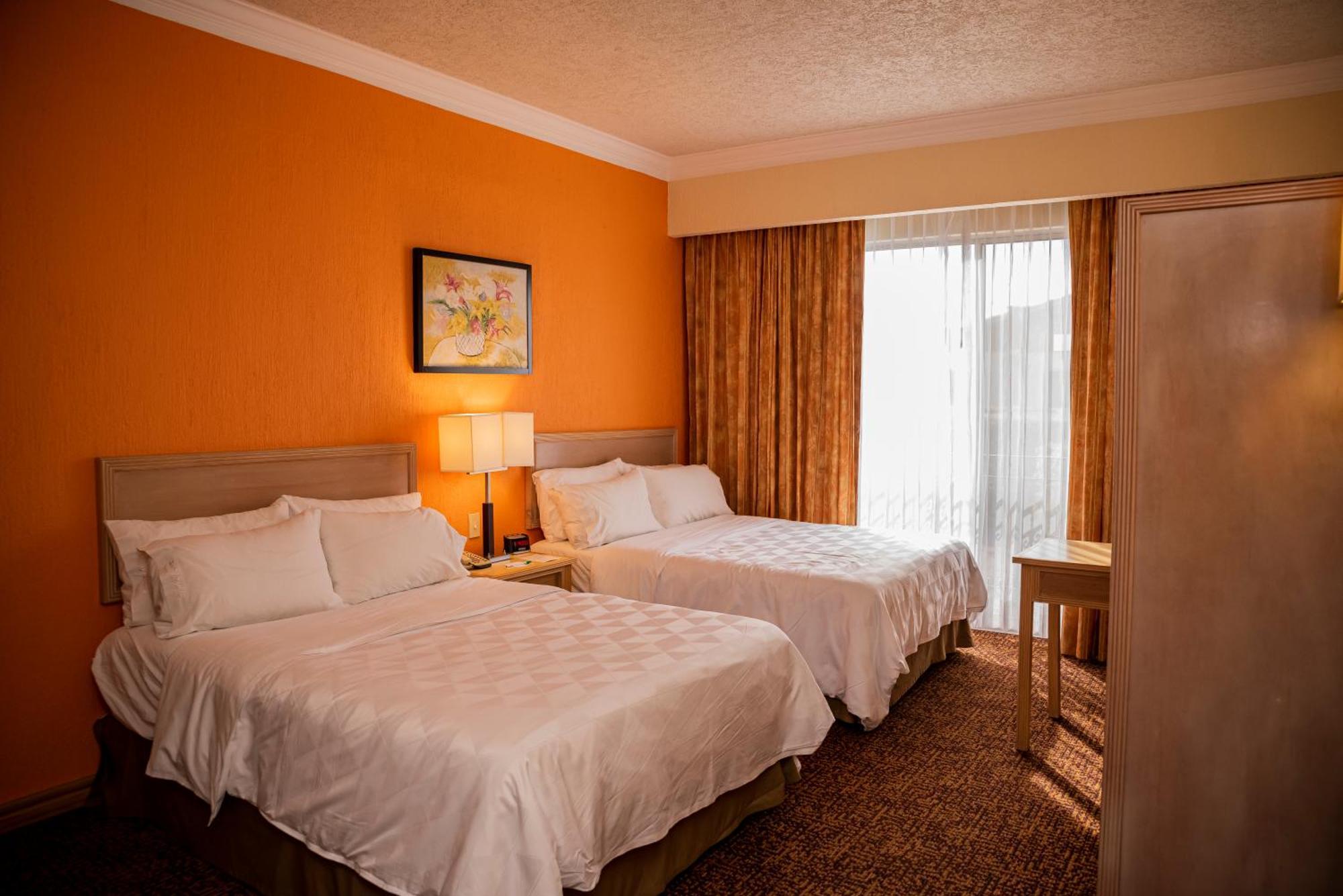 Holiday Inn La Piedad By Ihg Экстерьер фото